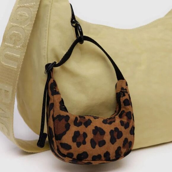 NWT Baggu Crescent Bag Charm - Leopard - Picture 1 of 6